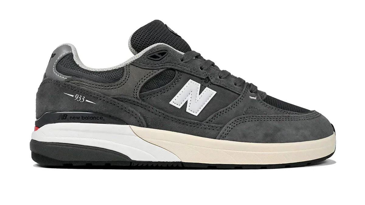 DROPPED: NB# Andrew Reynolds NM933 'Grey Day'