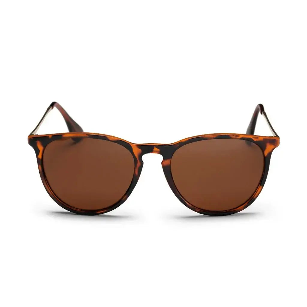 CHPO Roma sunglasses in tortoise frame with brown polarized lens, designed in Sweden, stylish and classic.