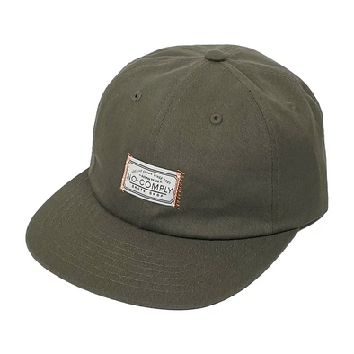 Sombrero con tira trasera con puntada en zigzag de cultivo local de No-Comply - Verde oliva