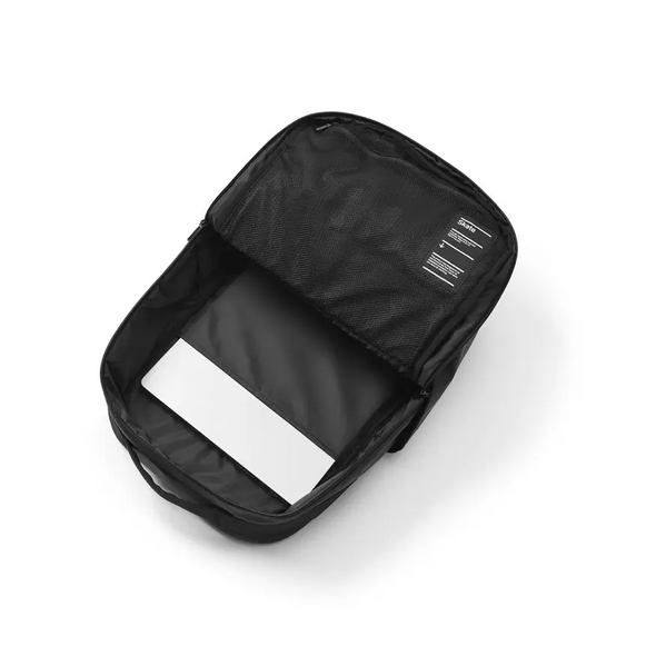 D__b__ Journey Skateboarding Day Pack 20L - Blackout