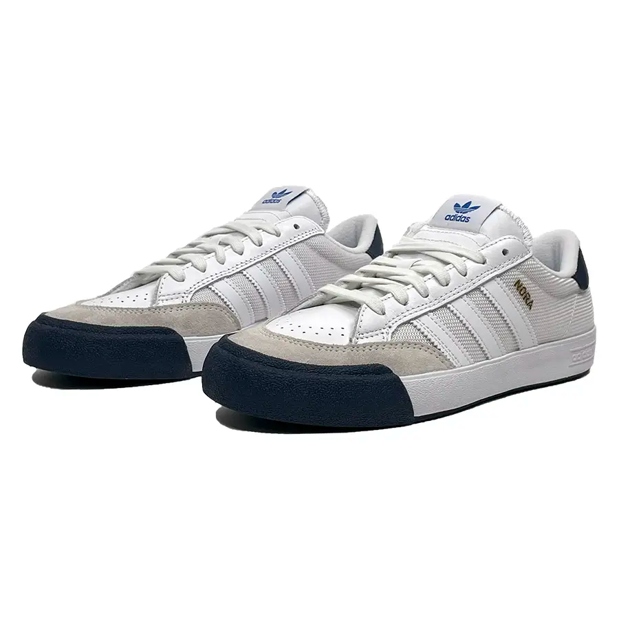 Nora adidas 2025 slip on