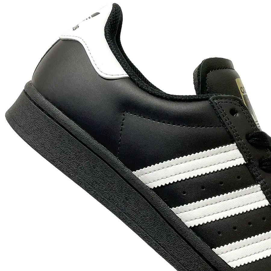 Adidas skate superstar hot sale