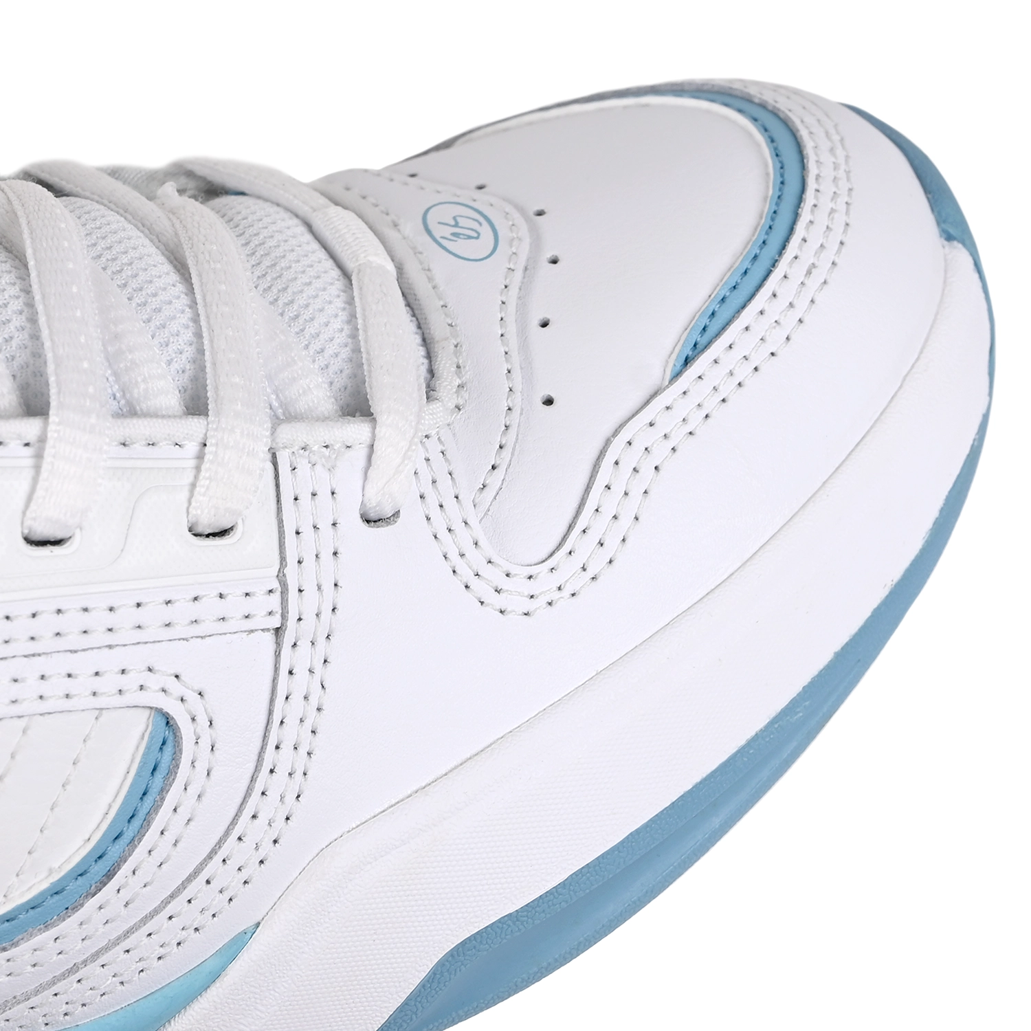 Toe box of White and blue éS Skateboarding TJ Rogers pro model sneaker on a white background