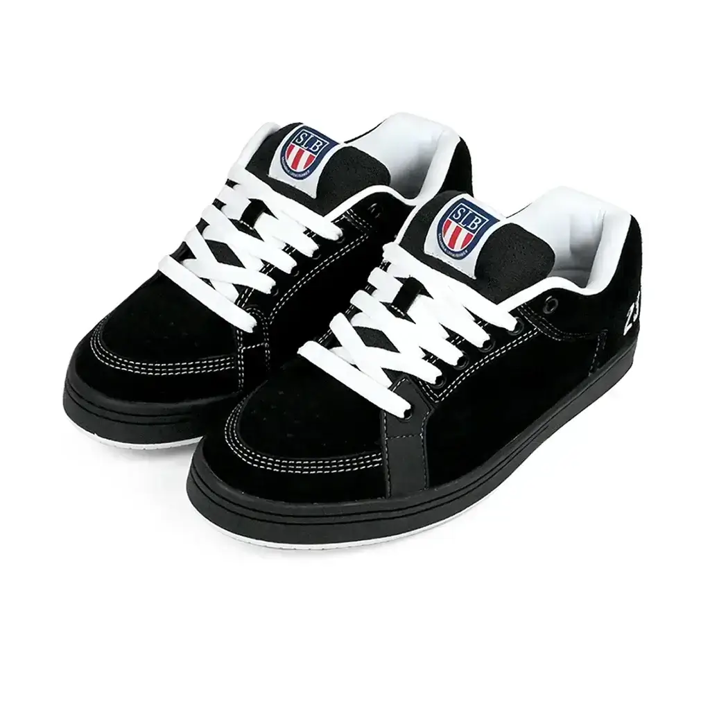 A pair of Black and white Etnies SAL23 men's skateboarding sneakers with number 23 on a white background