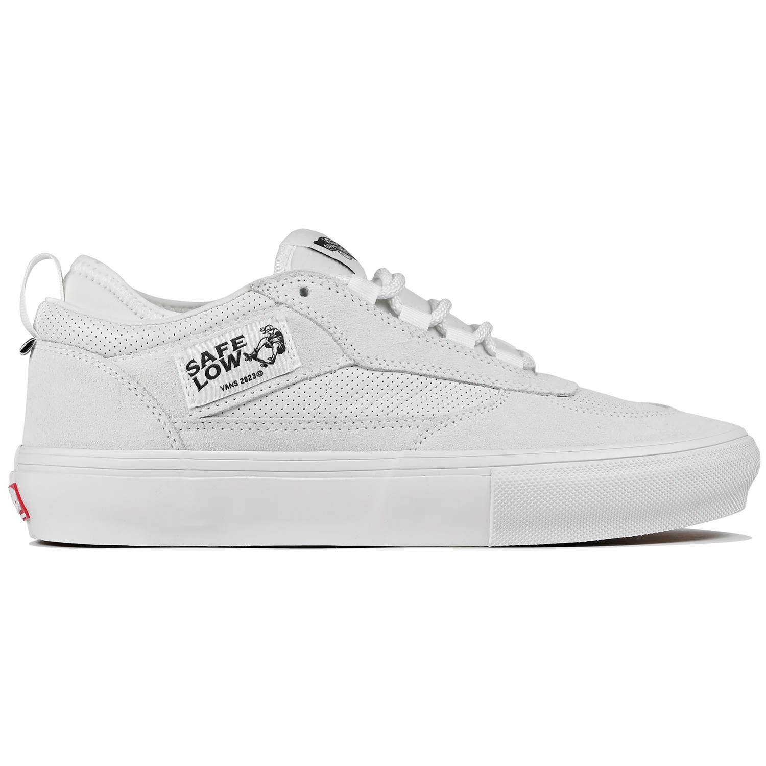 White Vans Skatebaording skate Safe Low Men's skateboard sneakers on white background
