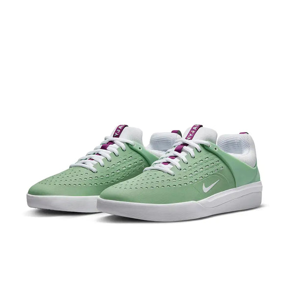 Nike SB Nyjah 3 Shoes